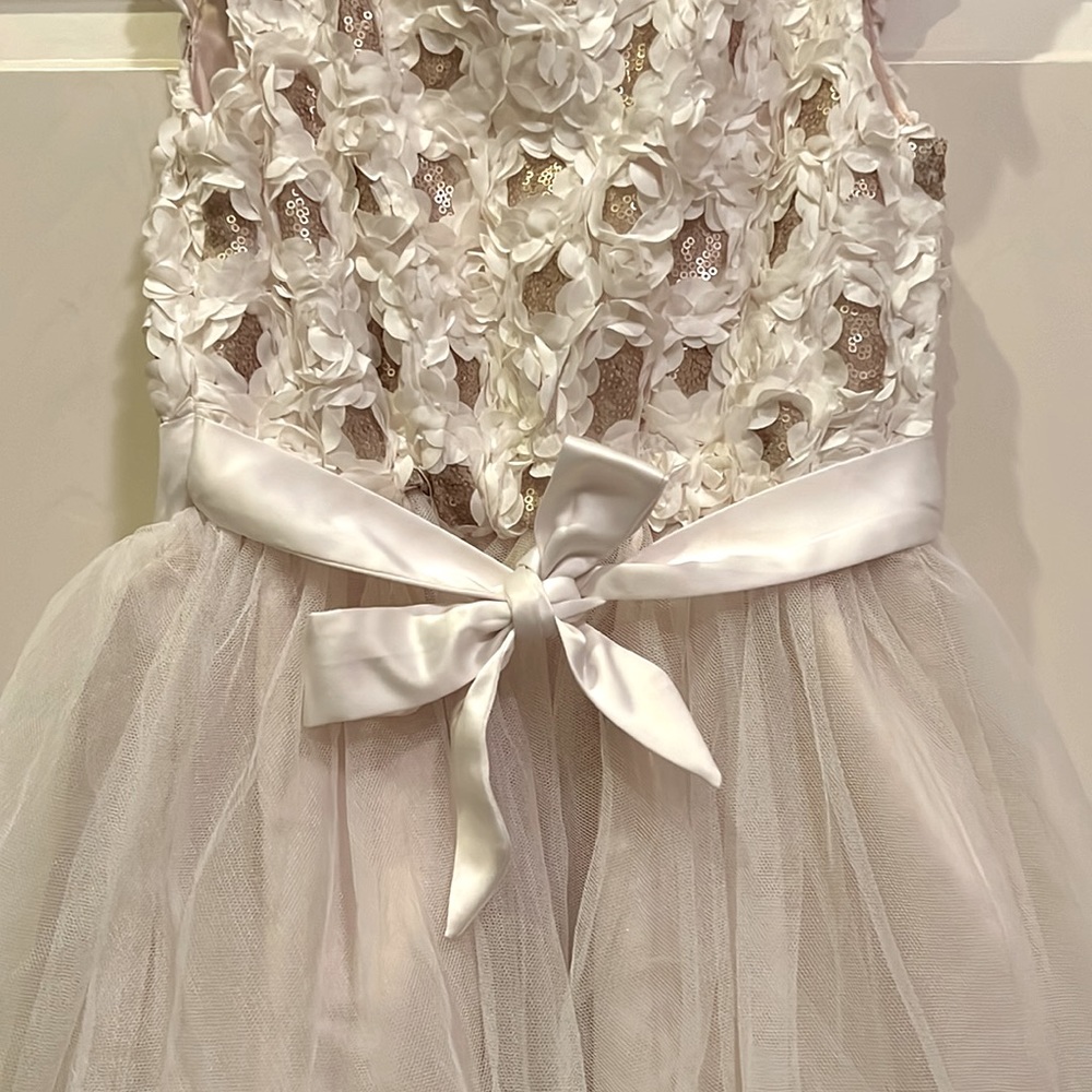 Triple layered white and cream flower girl/special occasion. Sz 8. Gold sequins - Picture 4 of 9